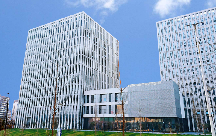 耐磨地坪与环氧地坪性能对比及选型方案指南
